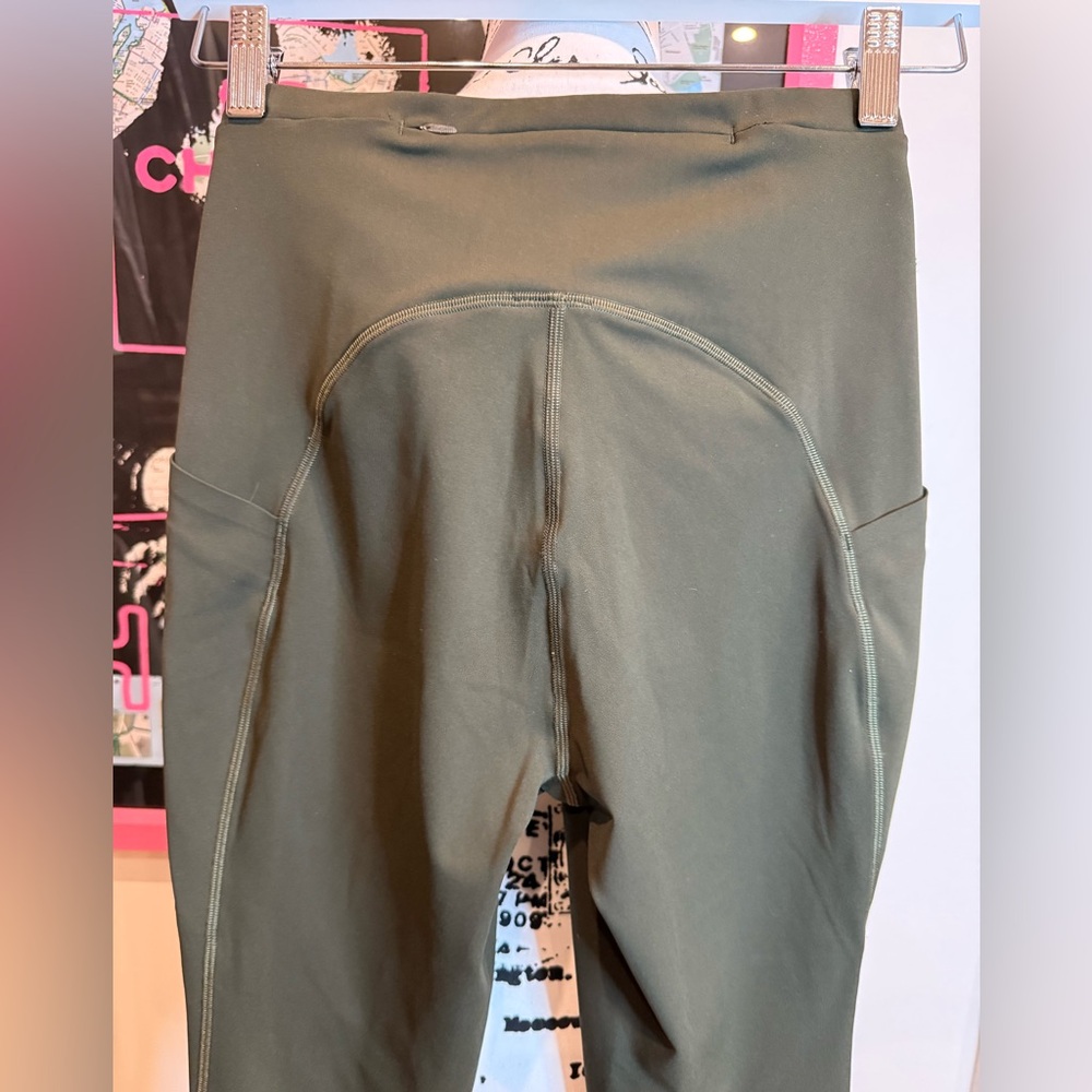 Lululemon Athletica Olive Green Leggings, side pockets and zip back pockets - Picture 9 of 16